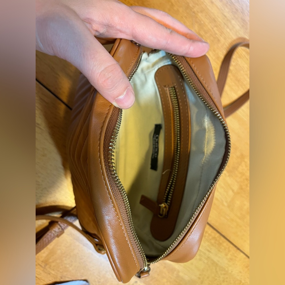 Quince Italian Leather  Quilted Crossbody Bag 6x8.5x3” Cognac  $229MSRP - Picture 11 of 14